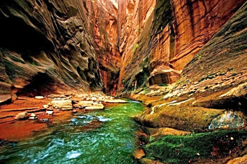 Canyon colorido no Egipto